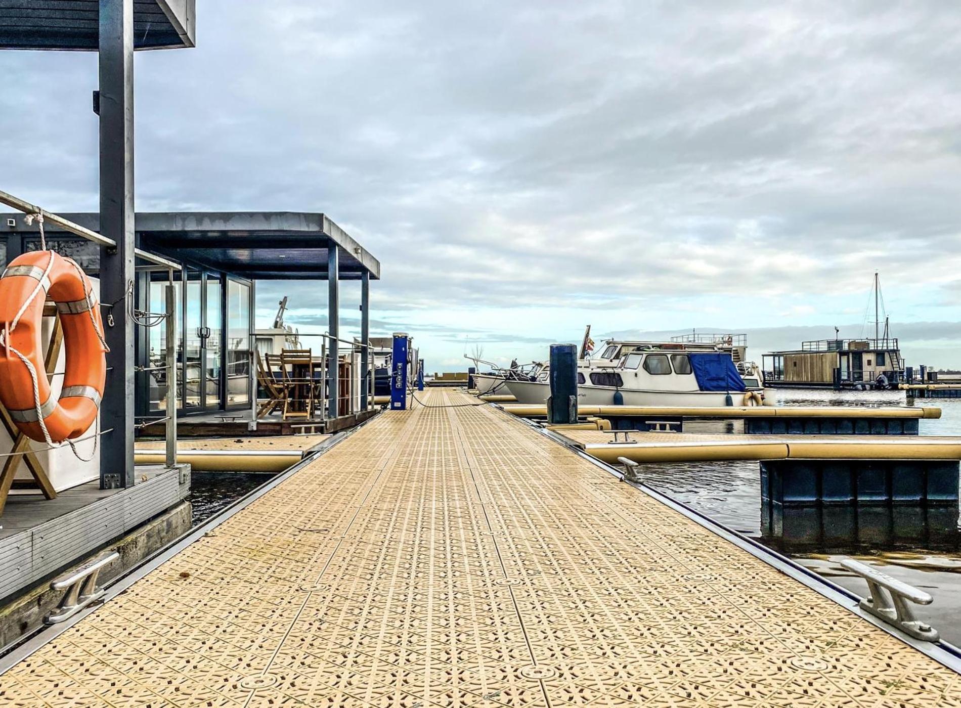 Houseboat Blue Sneekermeer Offingawier Exterior foto